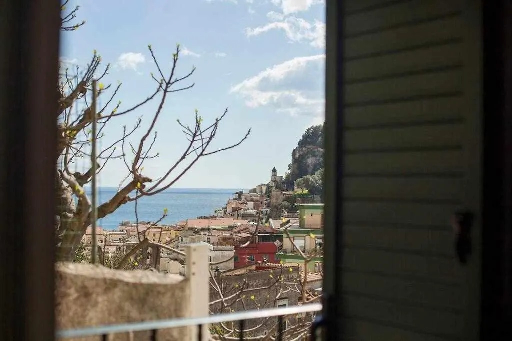 Donna Saretta Casetta Tradizionale Amalfitana Amalfi