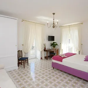 Residenza Luce מלון